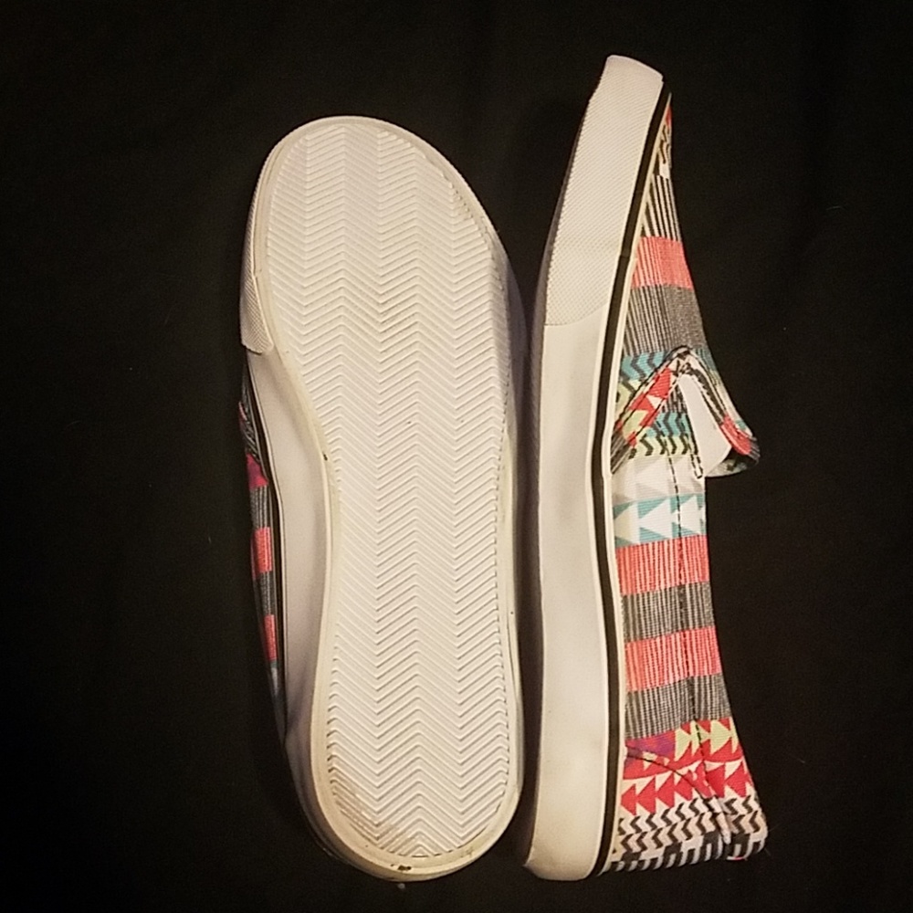 Slip ons - Picture 2 of 2